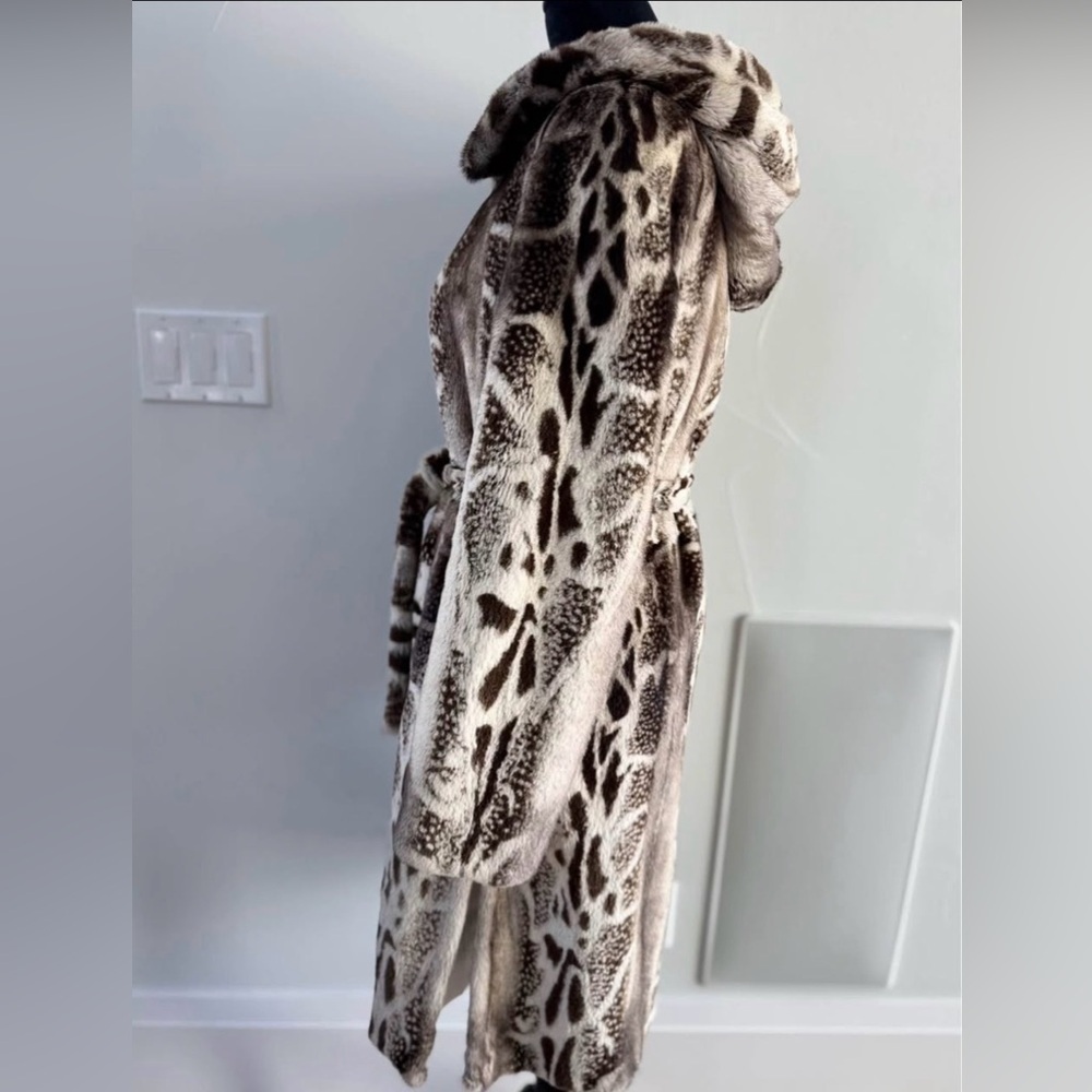 Elegant Animal Print Mink Fur Coat - Picture 4 of 6